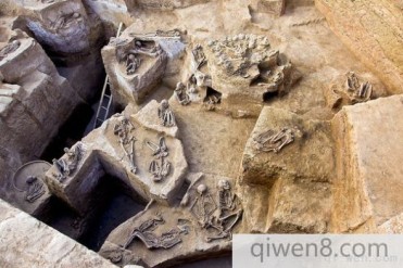 秘鲁惊现大规模神秘祭坛 坑埋有上百具无头遗骸