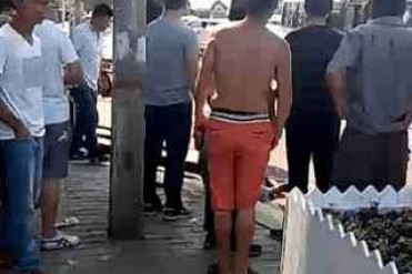 西安公交车发生持刀伤人事件:多人受伤倒地,其...