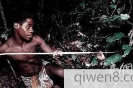 非洲部落：女人8岁就要生孩子