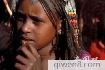 陋俗!非洲未婚女或寡妇需找男人“陪睡”