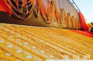 世界上最长的手工金链:长达5522米