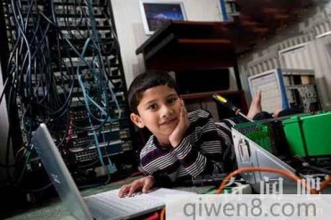 世界上年龄最小的计算机专家:仅5岁