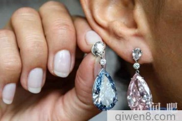 世界上最贵的钻石耳环诞生 拍出4亿人民币