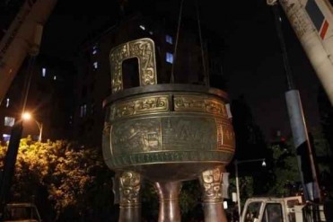 世界最大铜鼎运抵广西西来寺 总重90吨