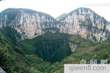 世界上最深的天坑,内部布满绿荫,看上去仙气缭绕