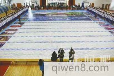 “世界最大联体明信片”亮相济南 连接长度近1400米