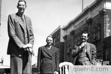 历史上世界上最高的人 罗伯特身高达到2.72米