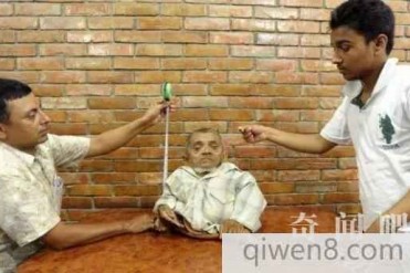 世界上最矮的人:身高仅40公分 获得世界纪录