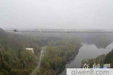 世界上最长的人行吊桥458米 中国最长的吊桥358米