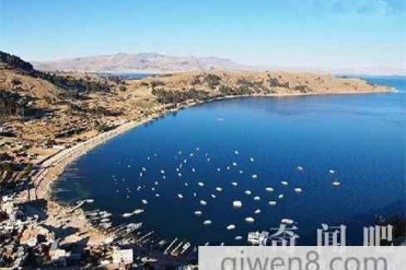 世界上海拔最高的淡水湖:的的喀喀湖 海拔3812米