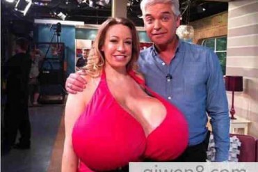 惊人!世界上最大的自然乳房和人造乳房!