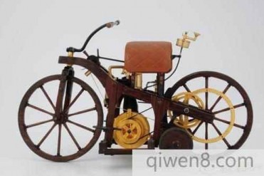 世界上第一辆摩托车