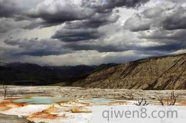 世界最大的碳酸盐沉积温泉