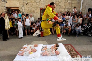 盘点世界上最奇葩的节日TOP 10!竟然有人喜欢戴...