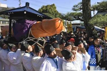 盘点世界上最奇葩的节日TOP 10!挖坟竟然也是一...