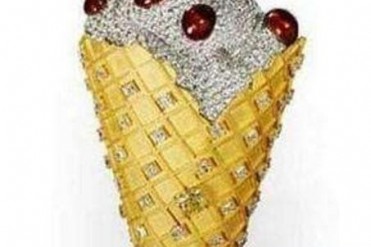 世界上最贵的雪糕 黄金甜筒600万永不融化 只能看...