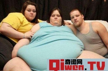 世界上最胖的女人 苏珊娜 埃曼1450斤 相当于一头...