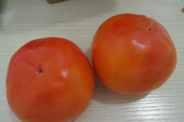 苹果能和柿子一起吃吗
