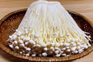 金针菇放了三天能吃吗
