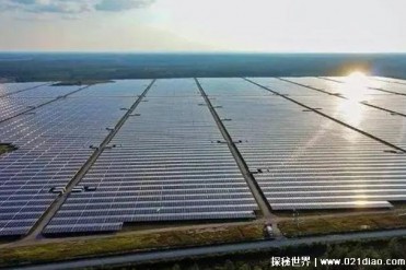 世界上最大的光伏发电站 曹布玛光伏电站(容量2.2...