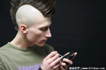 世界上最高莫西干发型 渡边一祐发型高 1米多(夸...