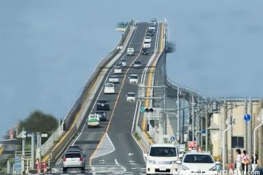 世界上最独特的大桥 江岛大桥高达到了44米(全长1...