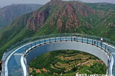 世界上最长的玻璃环廊 伏羲山玻璃环廊(景色优美)