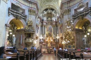 世界上最大的教堂 圣伯多禄大教堂占地2.3公顷(位...