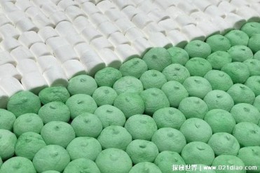 世界上最大的蓝天拼图 墨迹拼出的棉花糖拼图(达1...