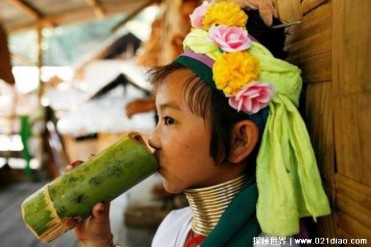 世界上脖子最长的人 帕督安部落人因部落习俗(不...