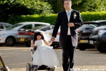 世界上最矮小的新娘 身高仅仅只有0.81米(来自英国)